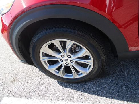 Certified 2021 Ford Explorer XLT w/ Equipment Group 202A image 27