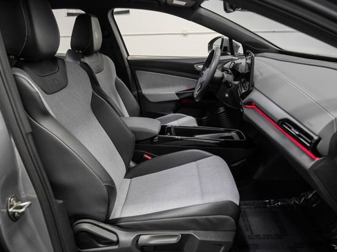 Used 2023 Volkswagen ID.4 Pro image 36