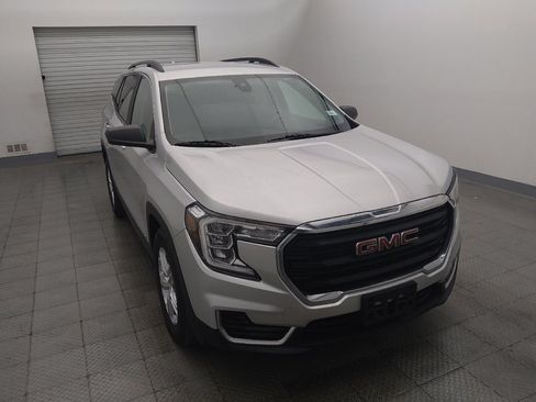Used 2022 GMC Terrain SLE w/ Driver Convenience Package FWD image 14