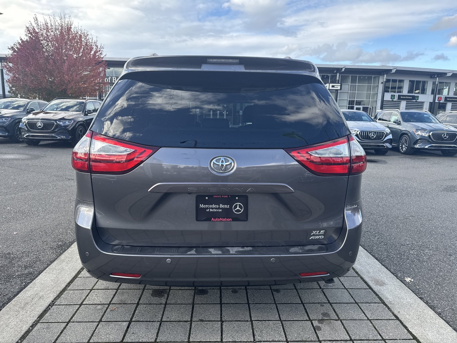 Used 2017 Toyota Sienna XLE w/ XLE Navigation Package AWD/4WD image 6