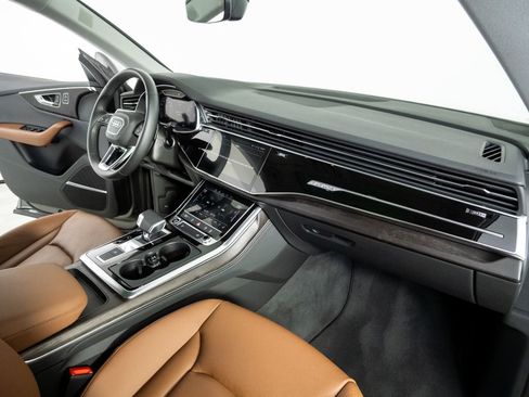 Used 2022 Audi Q8 Premium Plus w/ Premium Plus Package image 24