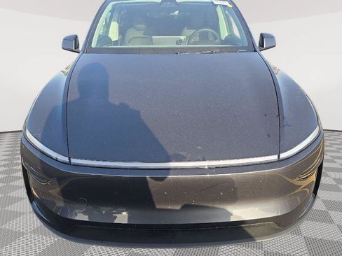 Used 2026 Tesla Model Y Long Range RWD image 15