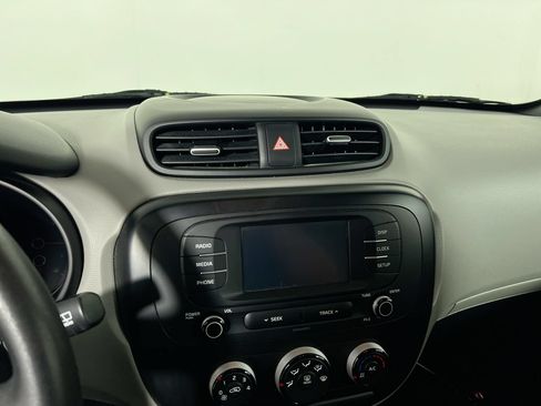 Used 2019 Kia Soul FWD image 25