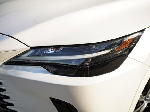 Used 2024 Lexus RX 350 FWD w/ Technology Package image 3