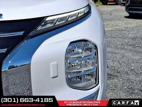 New 2025 Mitsubishi Outlander SE image 7