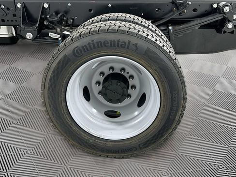 New 2026 Ford F550 4x4 Regular Cab Super Duty image 17