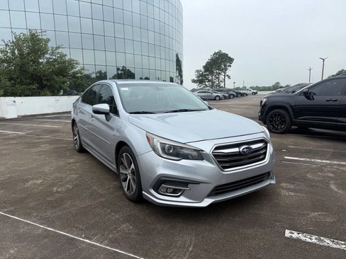 Used 2018 Subaru Legacy 3.6R Limited AWD/4WD image 10