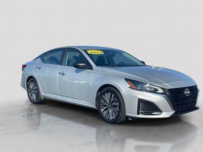 Used 2024 Nissan Altima 2.5 SV