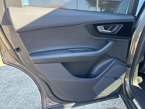 Used 2019 Audi Q7 3.0T Prestige image 21