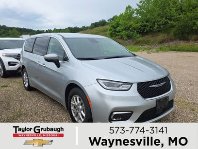 Used 2023 Chrysler Pacifica Touring-L