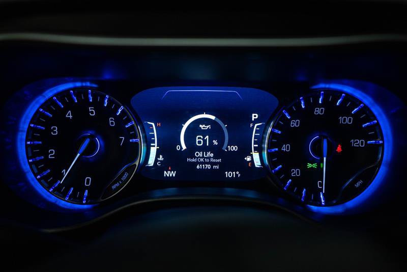 Used 2024 Chrysler Pacifica Touring-L FWD image 16