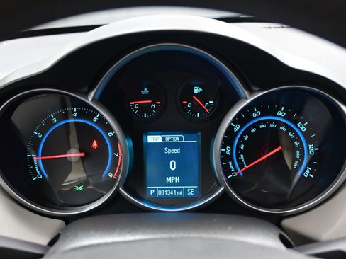 Used 2014 Chevrolet Cruze LS image 24