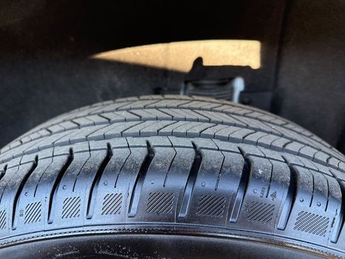 Used 2025 GMC Terrain Elevation image 33