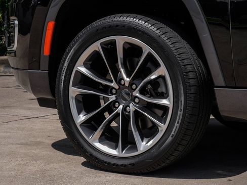 Used 2022 Jeep Wagoneer Series III w/ Premium Group I image 70