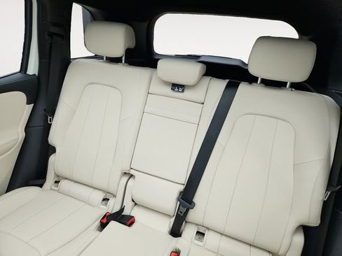 Certified 2025 Mercedes-Benz GLB 250 4MATIC image 13