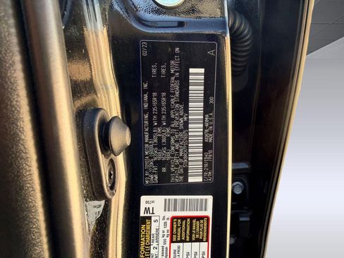 Used 2023 Toyota Highlander XLE image 31