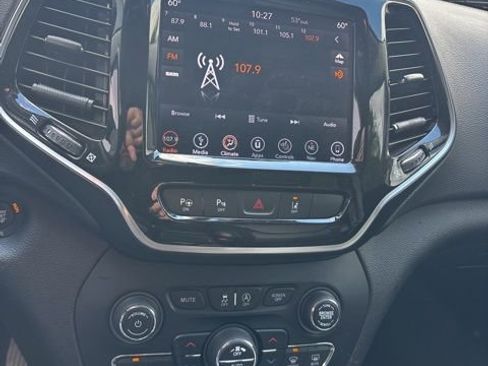 Used 2019 Jeep Cherokee Limited w/ Technology Group AWD/4WD image 12