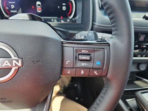 Used 2025 Nissan Rogue SL w/ Tech Package FWD image 23