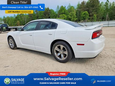 Used 2013 Dodge Charger SE w/ Sport Appearance Group image 3