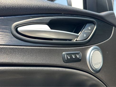Used 2019 Alfa Romeo Stelvio AWD image 34