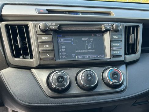 Used 2015 Toyota RAV4 LE AWD/4WD image 13