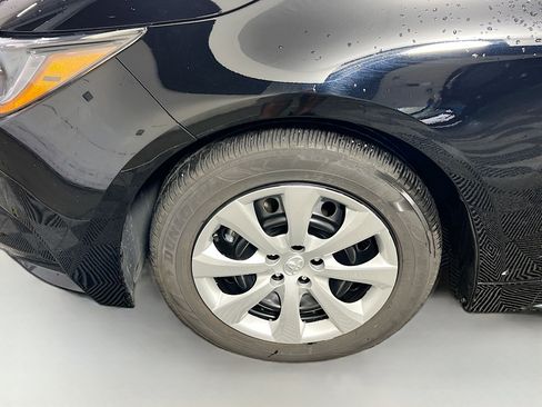 Used 2025 Toyota Corolla LE image 13