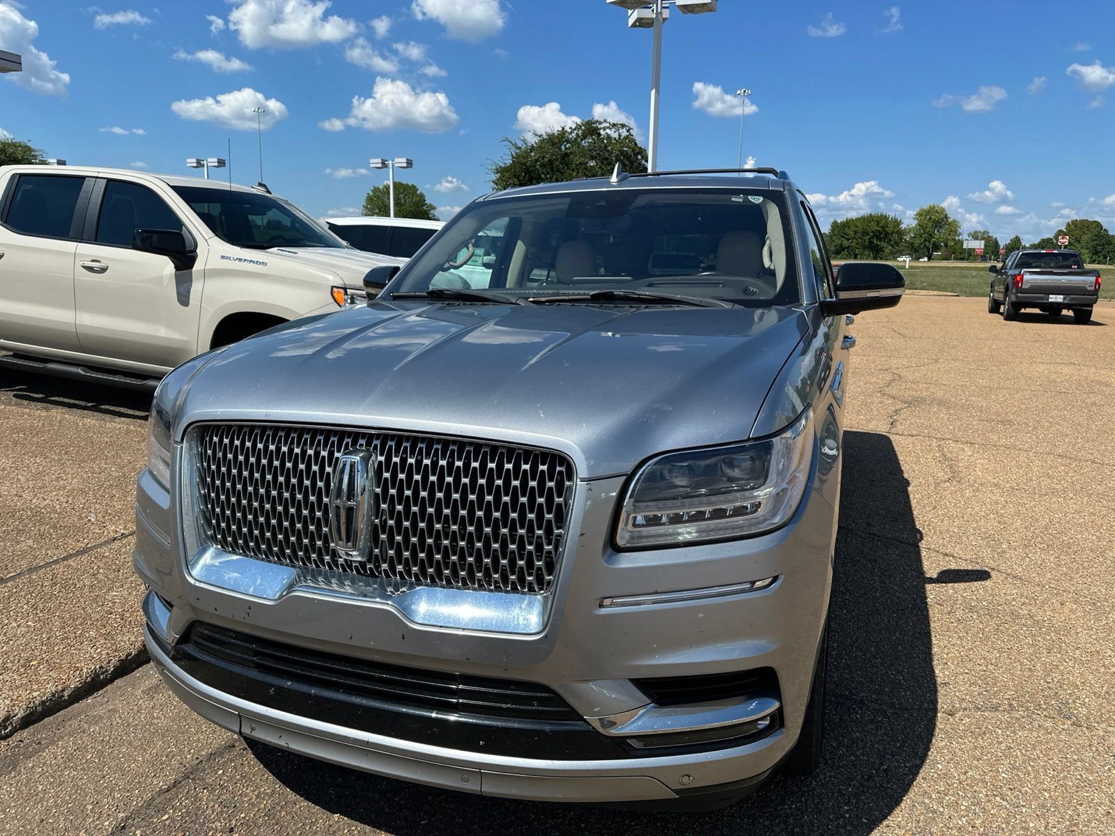 Used 2020 Lincoln Navigator Reserve w/ Luxury Package RWD image 2