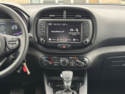 Used 2025 Kia Soul LX w/ LX Technology Package image 17