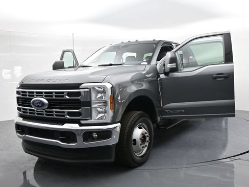Certified 2025 Ford F350 XLT AWD/4WD image 25
