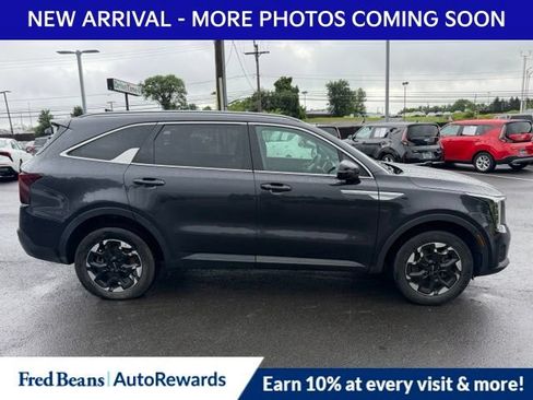 Used 2025 Kia Sorento S AWD/4WD image 7