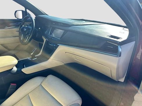 Used 2017 Cadillac XT5 Luxury w/ Driver Awareness Package image 31