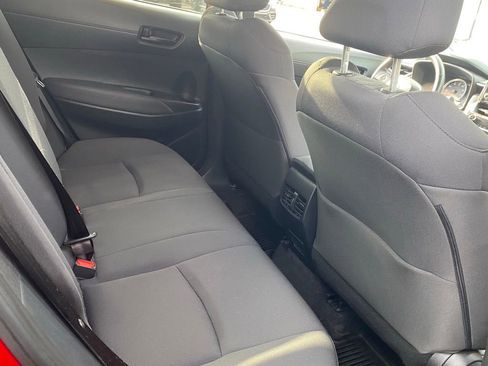 Used 2022 Toyota Corolla Cross LE image 17