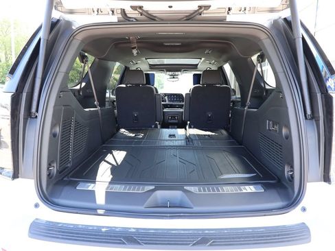 New 2026 Chevrolet Suburban High Country AWD/4WD image 38
