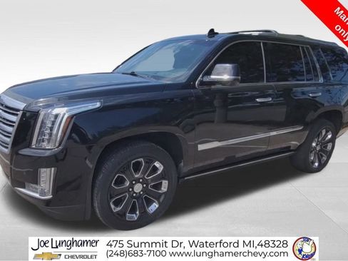Used 2016 Cadillac Escalade Platinum AWD/4WD image 4