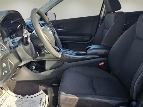 Used 2018 Honda HR-V LX image 10