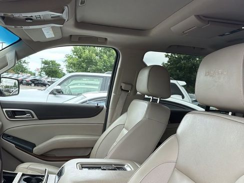Used 2019 GMC Yukon Denali w/ Denali Ultimate Package AWD/4WD image 9