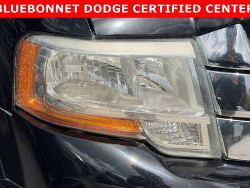 Used 2016 Ford Expedition XLT RWD image 4