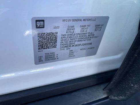 Used 2023 Chevrolet Traverse RS image 34