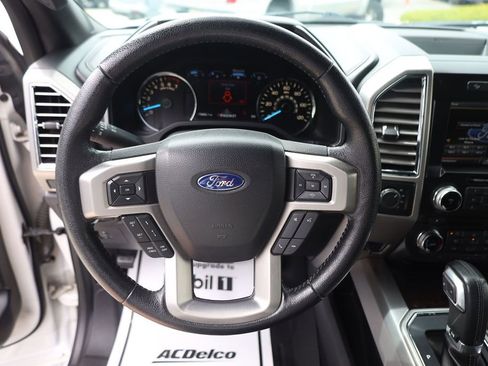 Used 2015 Ford F150 Platinum w/ Equipment Group 701A Luxury AWD/4WD image 13