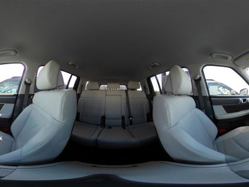 Used 2025 Hyundai Santa Fe SEL AWD/4WD image 45