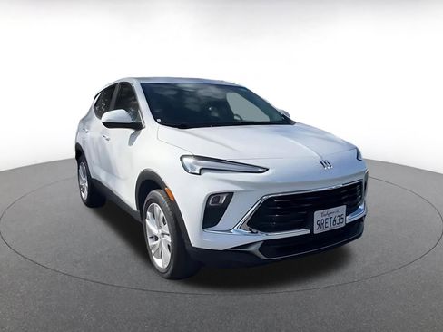 Used 2025 Buick Encore GX Preferred image 3