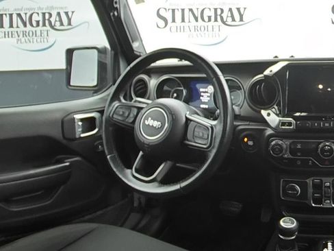 Used 2021 Jeep Wrangler Unlimited Sport AWD/4WD image 16