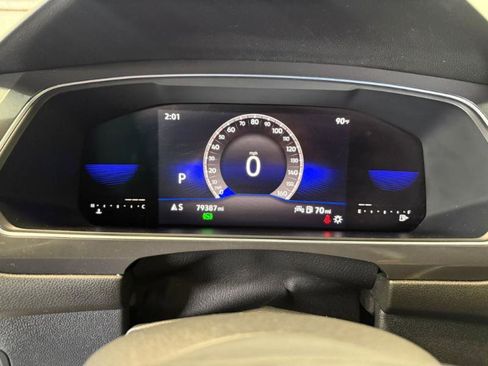 Used 2022 Volkswagen Tiguan SE R-Line FWD image 12