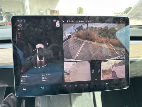 Used 2022 Tesla Model Y Long Range image 9