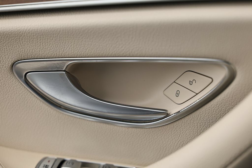 Used 2017 Mercedes-Benz E 400 4MATIC Wagon image 17