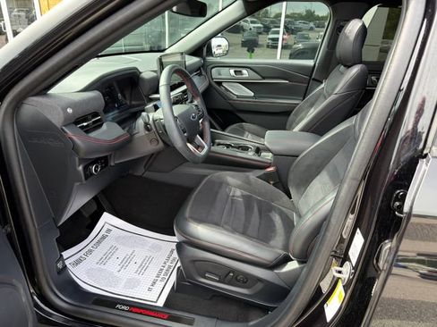 Used 2025 Ford Explorer ST AWD/4WD image 13