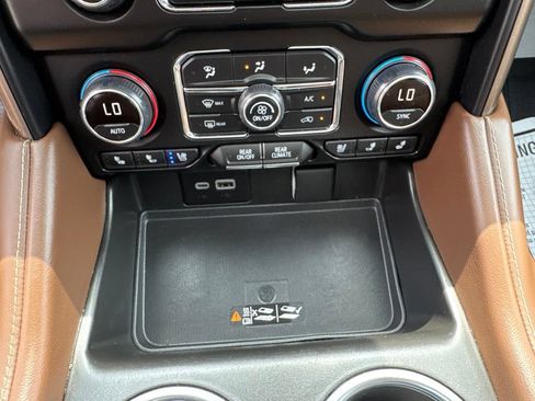 Used 2023 Chevrolet Suburban High Country AWD/4WD image 26