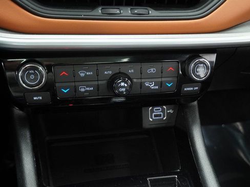 Certified 2024 Jeep Compass Limited w/ Elite Group image 28