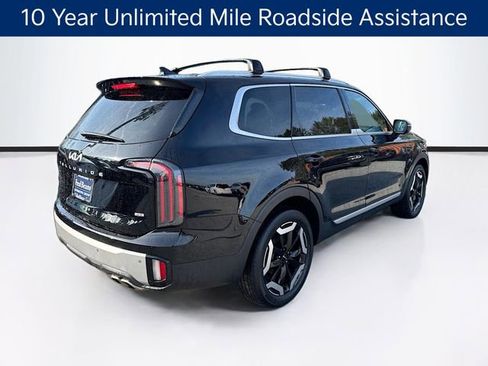 Used 2023 Kia Telluride EX w/ EX Captain's Chair Package image 7