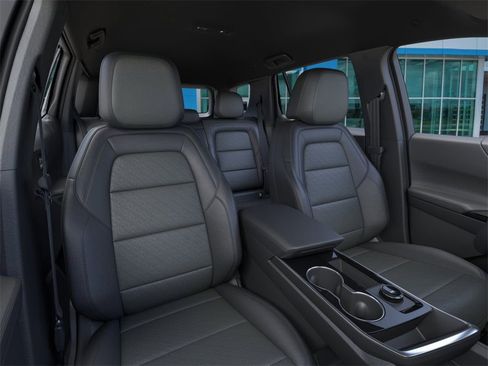 New 2026 Chevrolet Equinox LT w/ Convenience Package II image 18